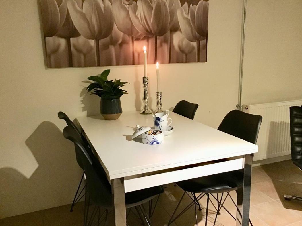 דירות Special Offer,One Of Its Kind, Extremely Central In Herning, Danish Hosts, Extremely Clean, Very Quiet Street But A Stonethrough From Bars & Restaurants מראה חיצוני תמונה